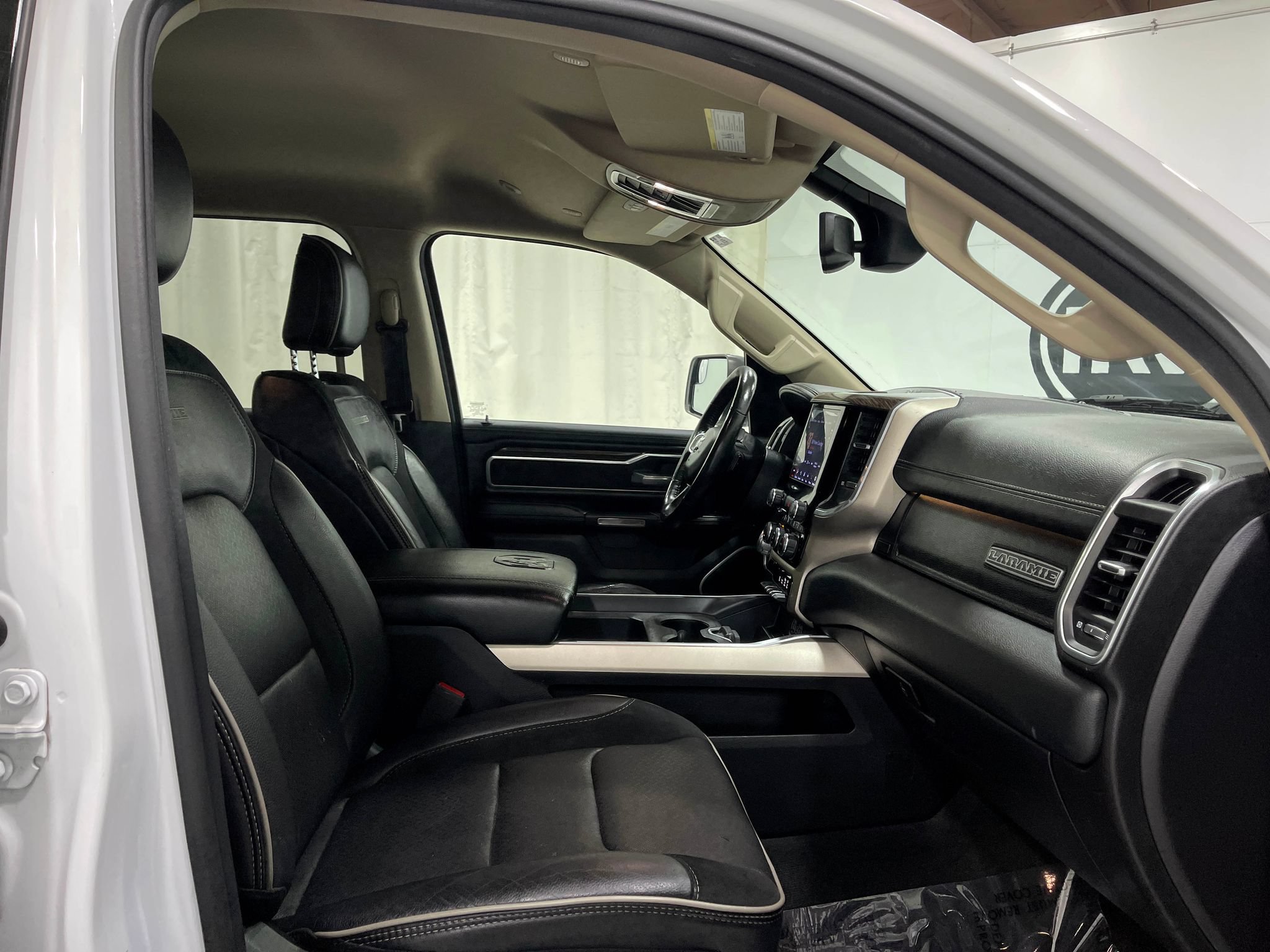 Used 2020 RAM 1500 Laramie AWD/4WD image 31
