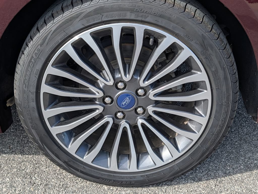 Used 2018 Ford Fusion Titanium FWD image 11