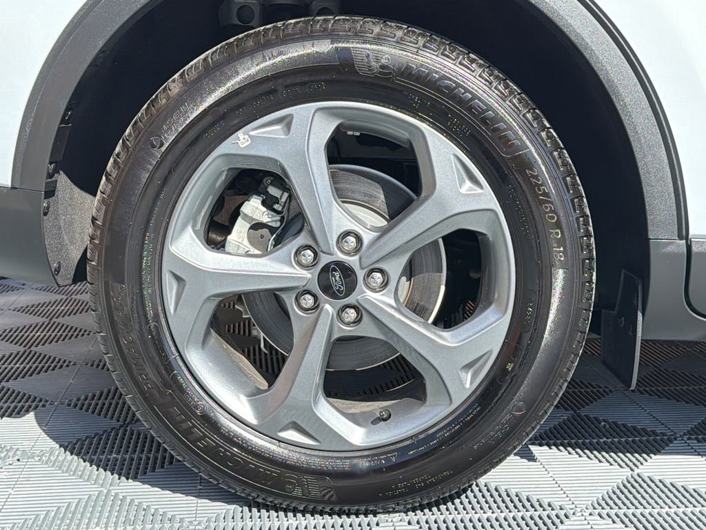 Used 2025 Ford Escape ST-Line w/ Equipment Group 301A image 25