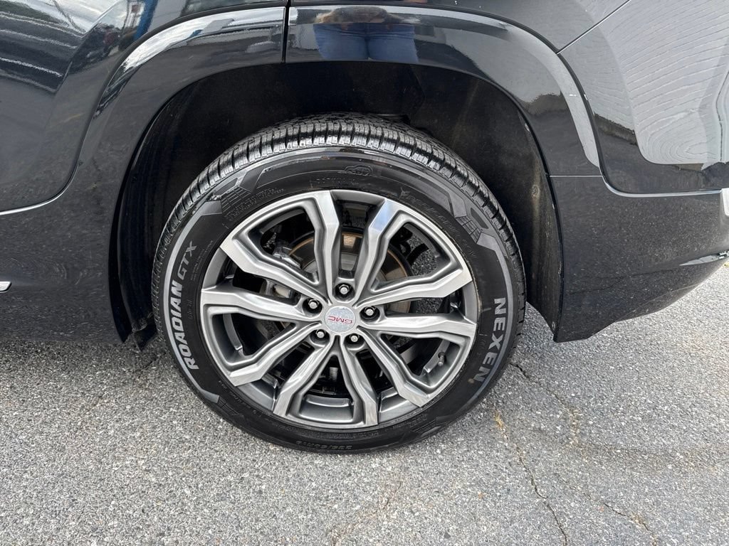 Used 2020 GMC Terrain Denali w/ Denali Premium Package FWD image 6