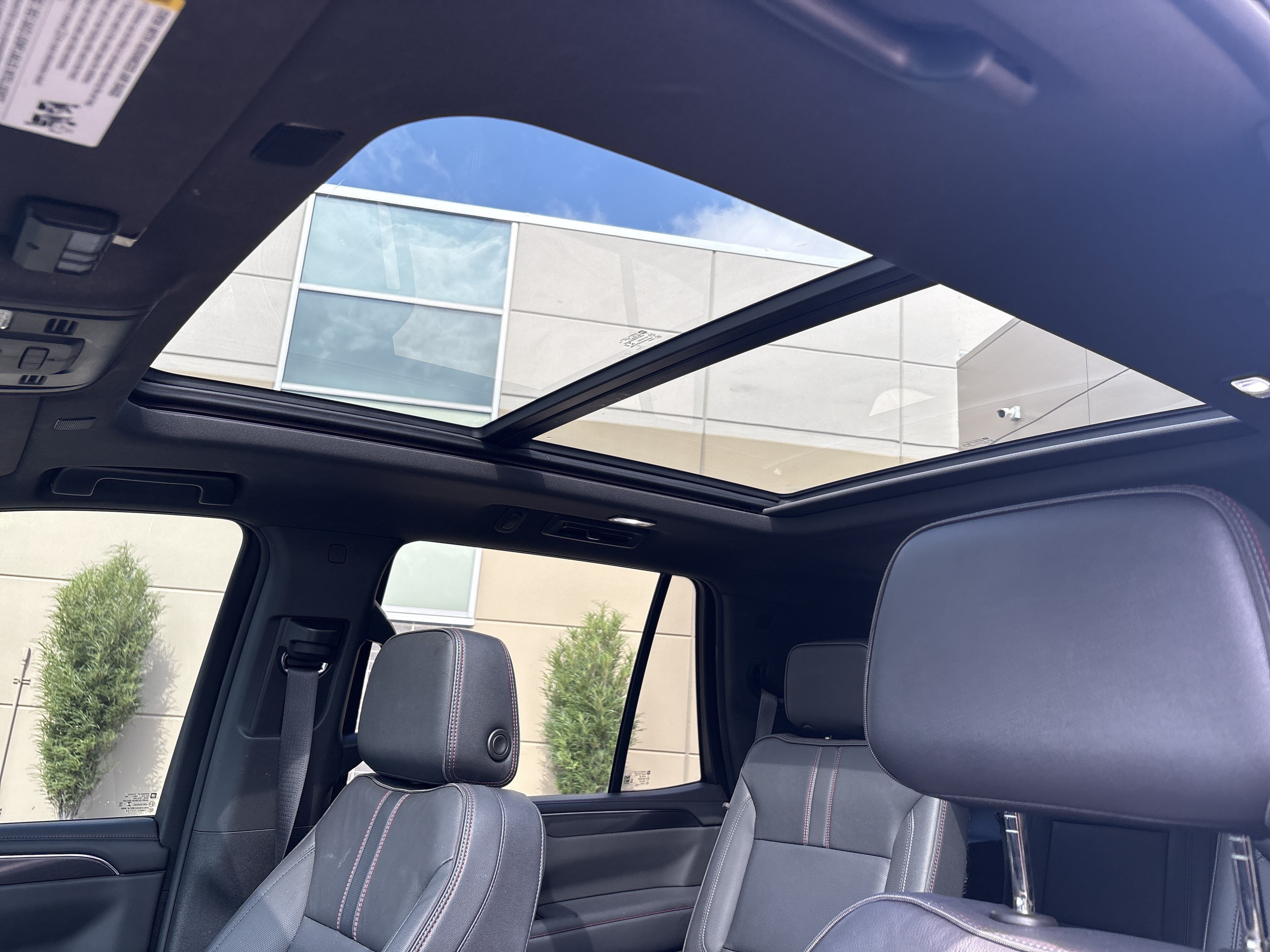 Used 2022 Chevrolet Tahoe RST w/ Luxury Package AWD/4WD image 28