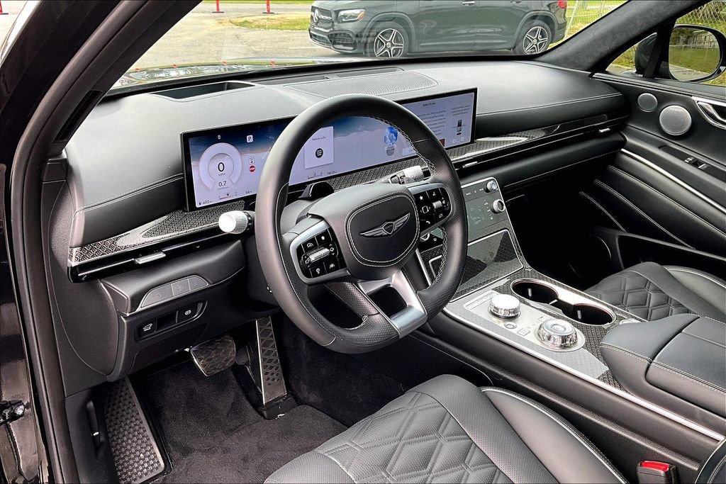 Used 2025 Genesis GV80 3.5T e-SC AWD/4WD image 14