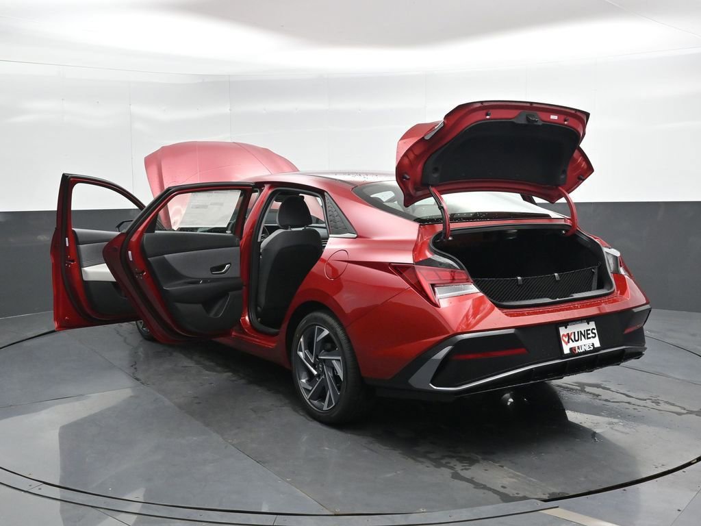 New 2025 Hyundai Elantra Limited image 55
