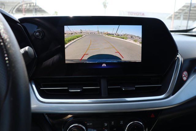 Used 2024 Chevrolet Trax LT FWD image 23