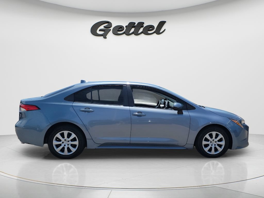 Used 2023 Toyota Corolla LE FWD image 4