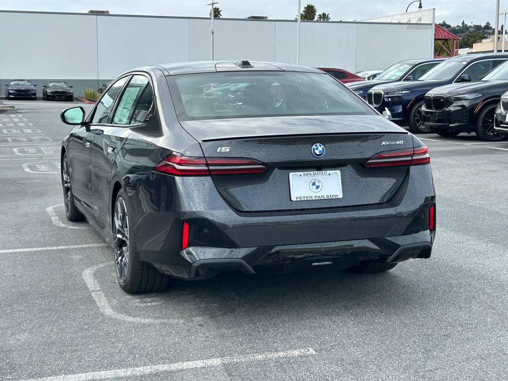 New 2027 BMW i5 eDrive40 w/ Executive Package AWD/4WD image 3
