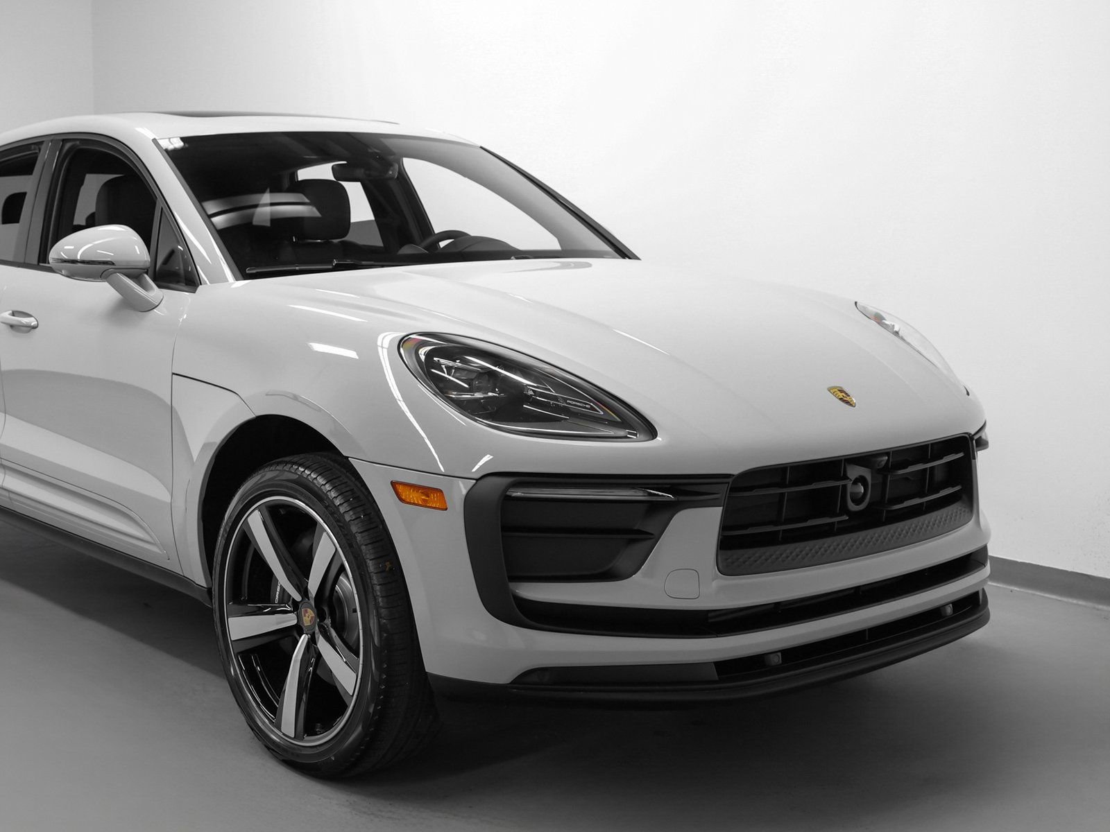 New 2026 Porsche Macan image 9