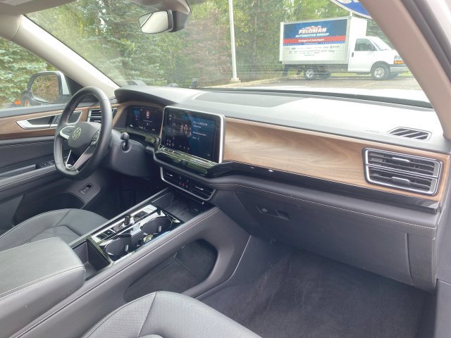 Used 2025 Volkswagen Atlas SE AWD/4WD image 27
