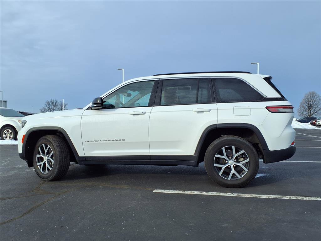 Used 2024 Jeep Grand Cherokee Limited image 30