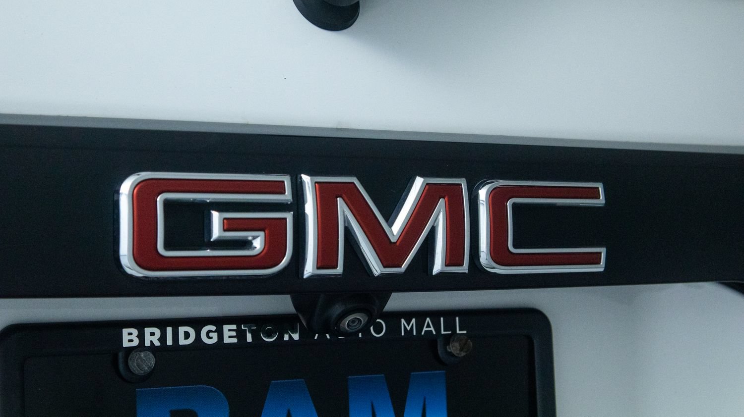 Used 2023 GMC Acadia SLT w/ Elevation Edition FWD image 31