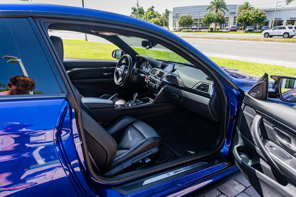 Used 2020 BMW M4 Coupe w/ Competition Package RWD image 34