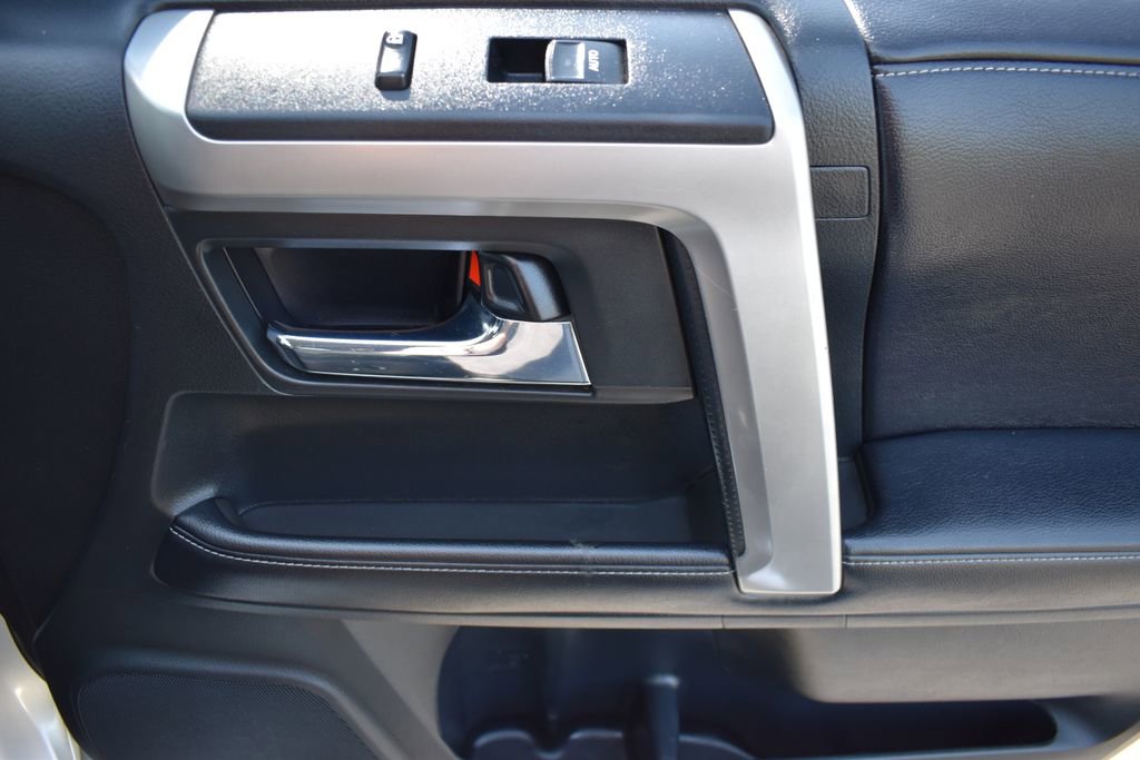 Used 2016 Toyota 4Runner Limited image 15