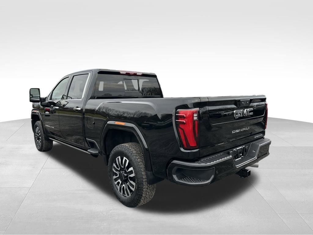 Used 2025 GMC Sierra 3500 Denali Ultimate image 8