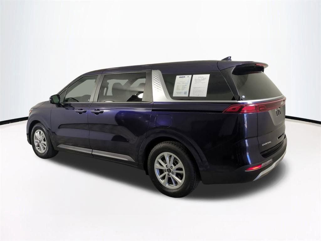 Used 2024 Kia Carnival LX FWD image 7