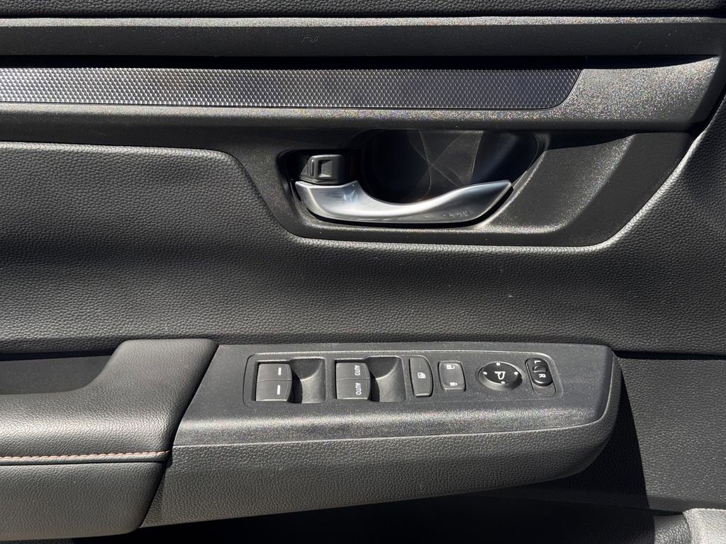 Used 2025 Honda CR-V Sport image 25