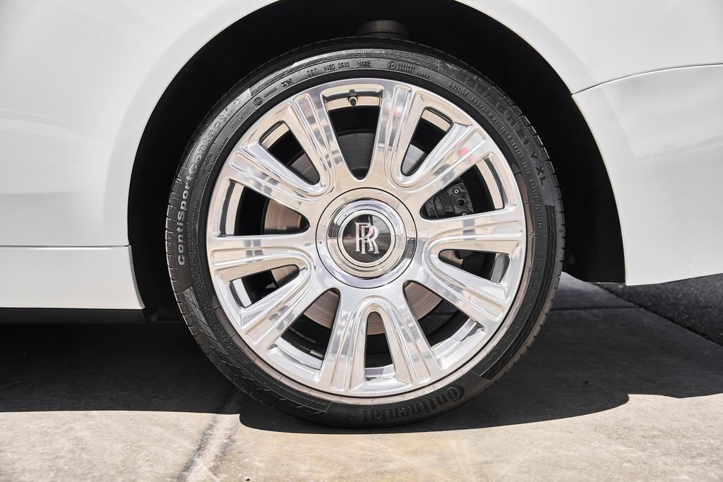 Used 2018 Rolls-Royce Dawn RWD image 20