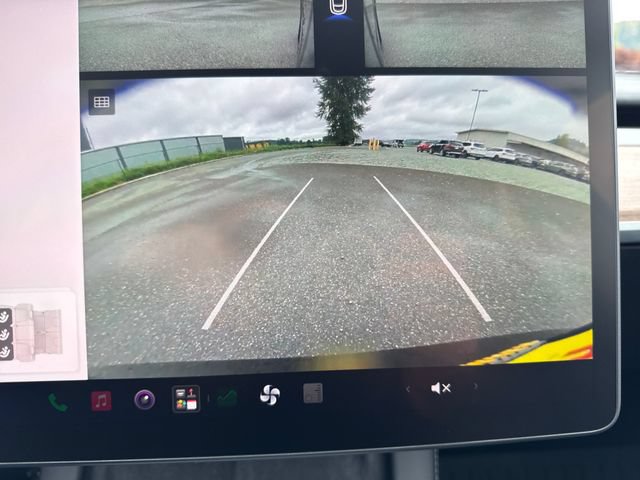 Used 2024 Tesla Model Y Long Range AWD/4WD image 28