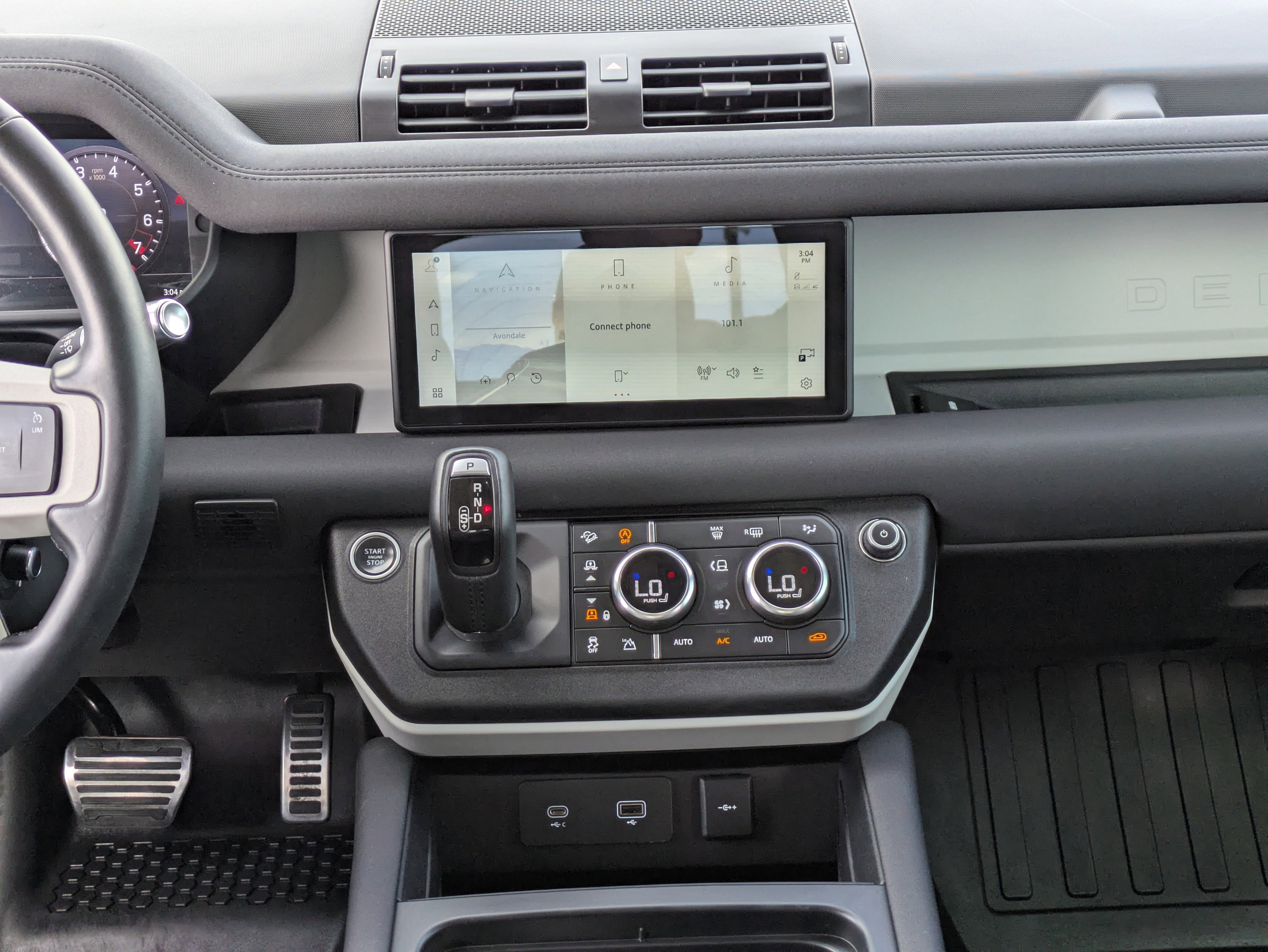 Used 2020 Land Rover Defender 110 SE image 17