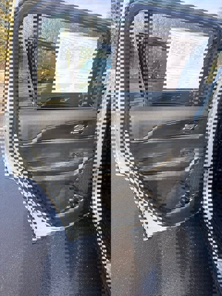 Used 2024 Jeep Grand Cherokee L Laredo image 20