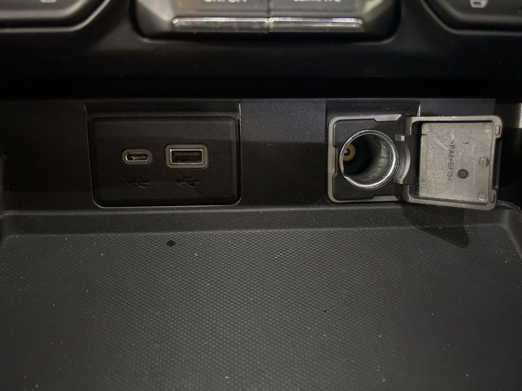 Used 2021 Chevrolet Tahoe LT w/ LT Signature Package image 26