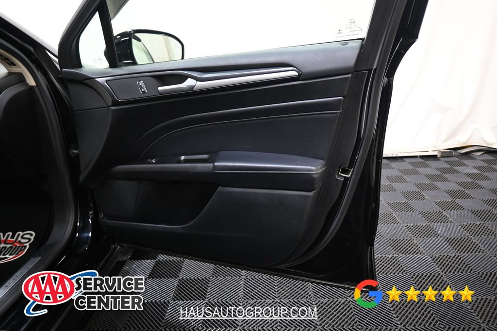 Used 2017 Ford Fusion Energi Titanium FWD image 23
