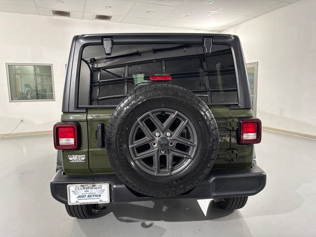 Used 2024 Jeep Wrangler Unlimited Sport AWD/4WD image 8