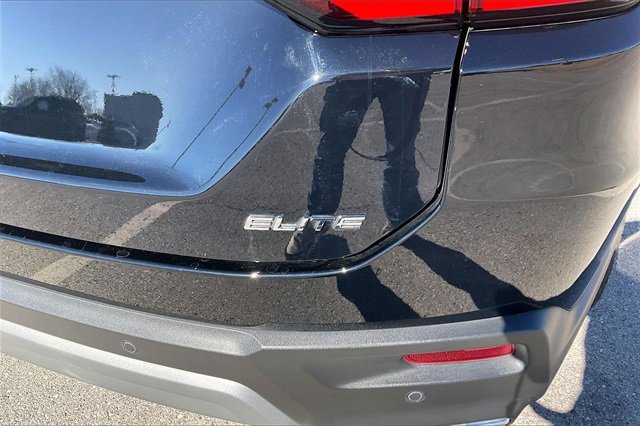 Used 2023 Honda Pilot Elite image 8