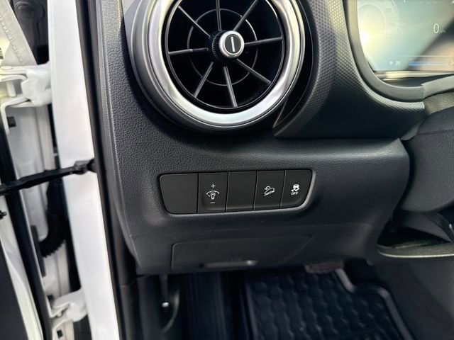 Used 2022 Hyundai Kona Limited image 15