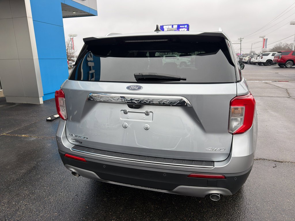 Used 2023 Ford Explorer Limited image 3