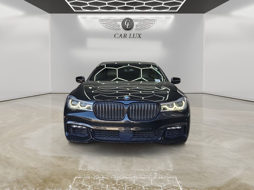 Used 2018 BMW 750i image 8