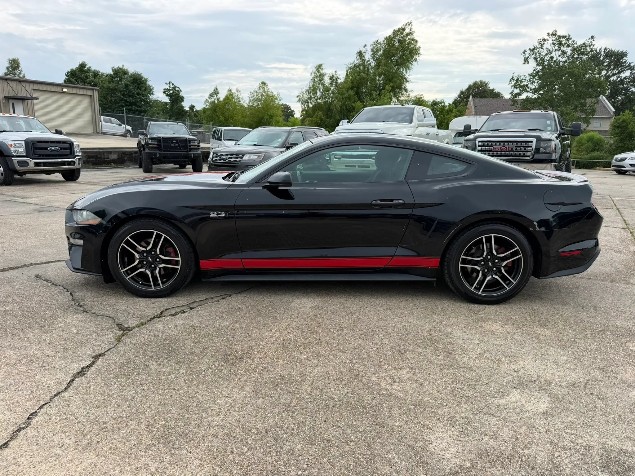 Used 2019 Ford Mustang Coupe w/ Equipment Group 101A RWD image 2