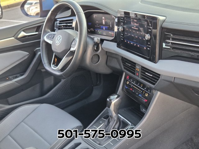 Used 2025 Volkswagen Jetta SE FWD image 18