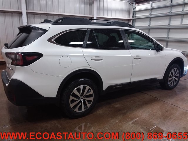 Used 2020 Subaru Outback Premium image 5