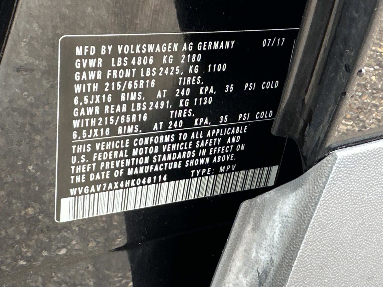 Used 2017 Volkswagen Tiguan Limited image 18