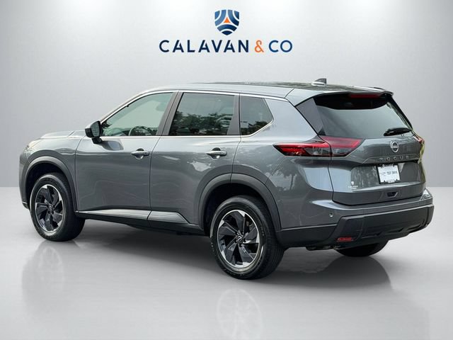 Used 2026 Nissan Rogue SV FWD image 5