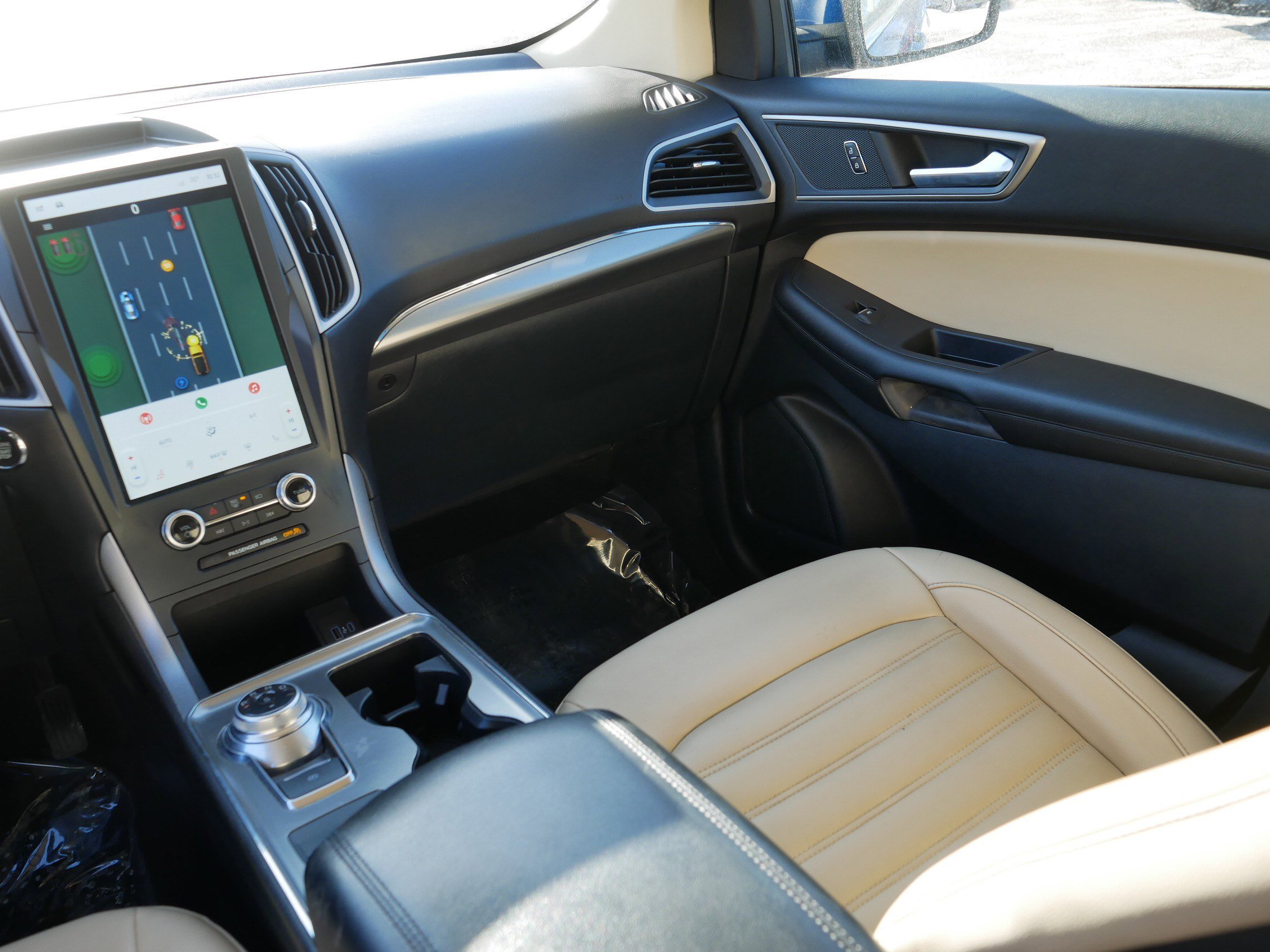 Used 2022 Ford Edge SEL image 11