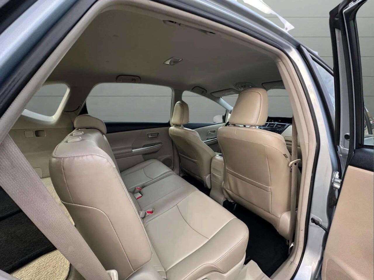 Used 2013 Toyota Prius V Five image 13