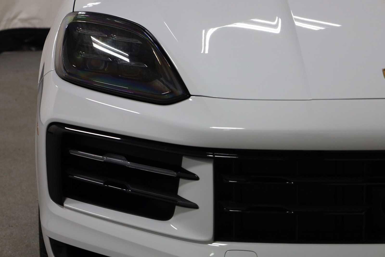 New 2026 Porsche Cayenne Coupe AWD/4WD image 15