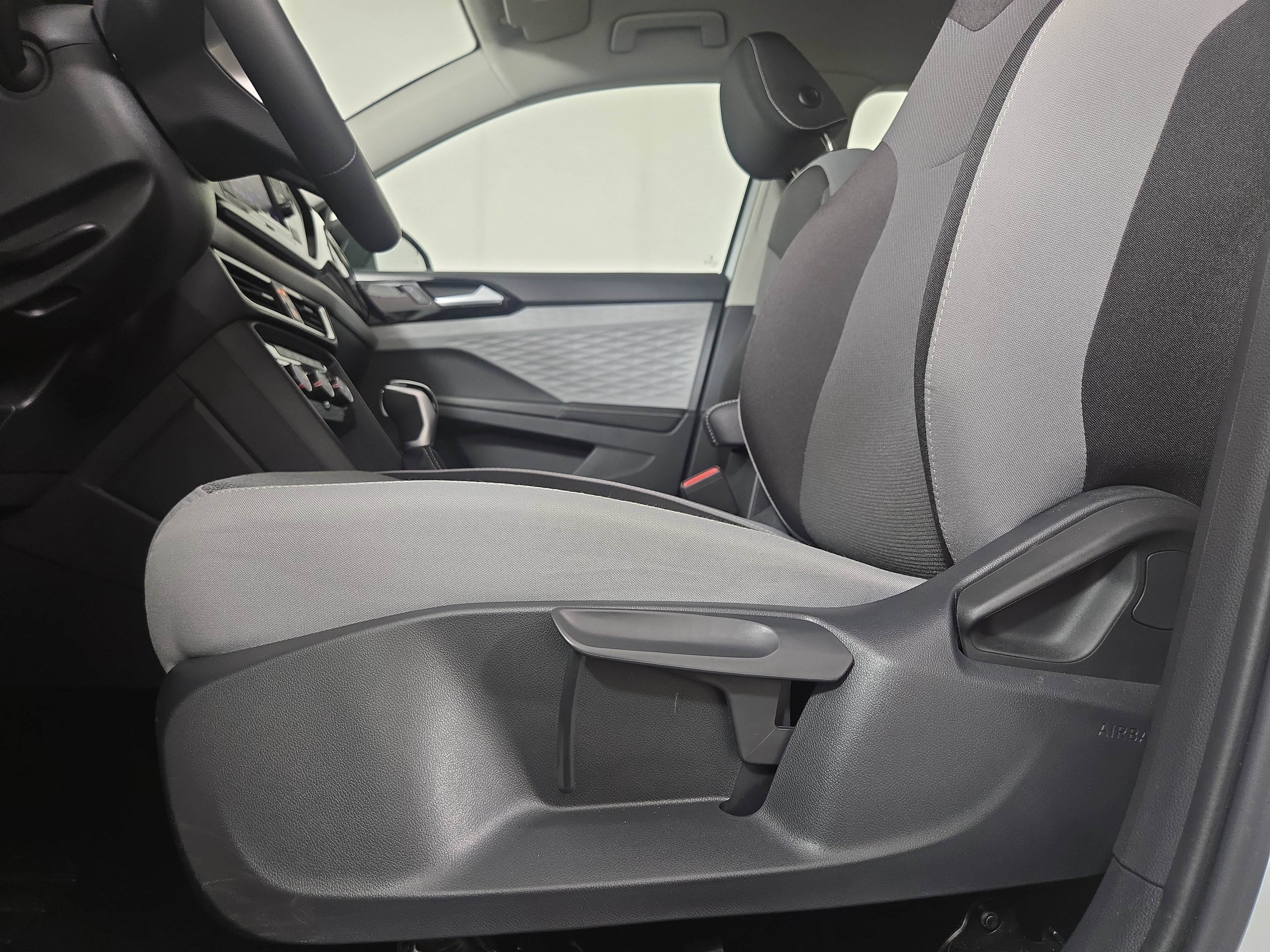 Used 2024 Volkswagen Taos S image 29