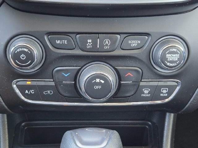 Certified 2021 Jeep Cherokee Latitude AWD/4WD image 24