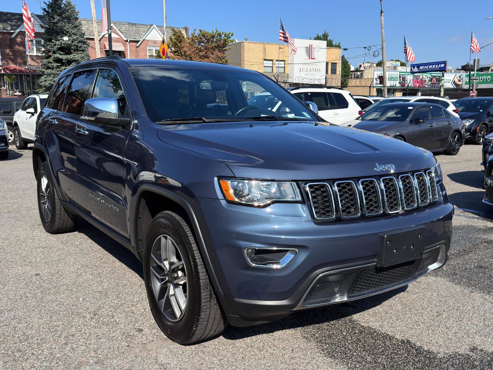 Used 2021 Jeep Grand Cherokee Limited image 3