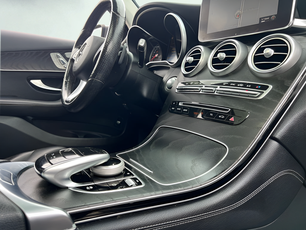 Used 2017 Mercedes-Benz GLC 300 4MATIC Coupe image 28