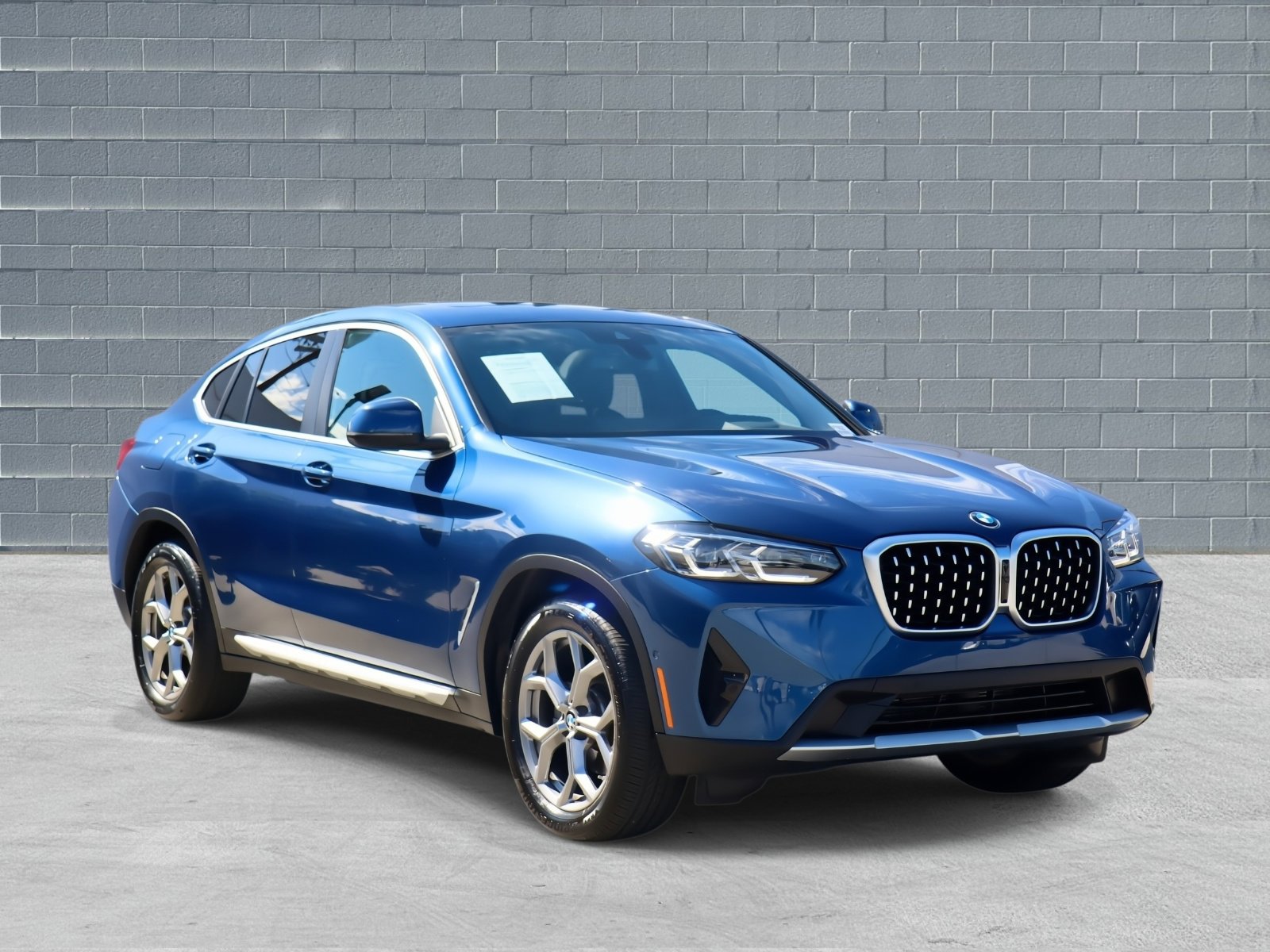 Used 2024 BMW X4 xDrive30i image 1