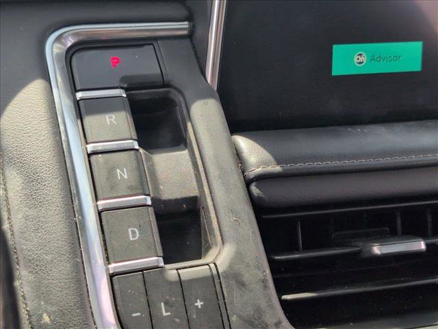 Used 2022 Chevrolet Suburban Z71 w/ Luxury Package image 10