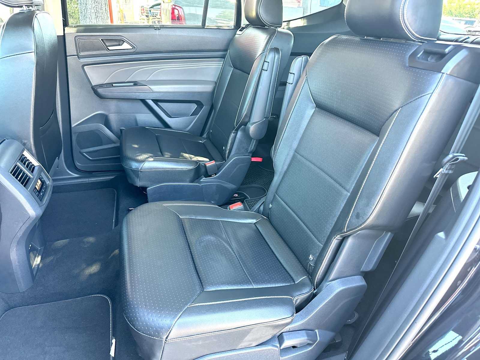 Used 2022 Volkswagen Atlas SE w/ Black Wheel Package FWD image 23