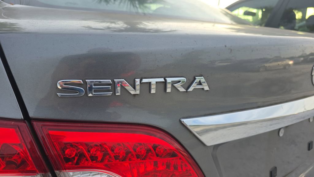 Used 2015 Nissan Sentra S FWD image 4