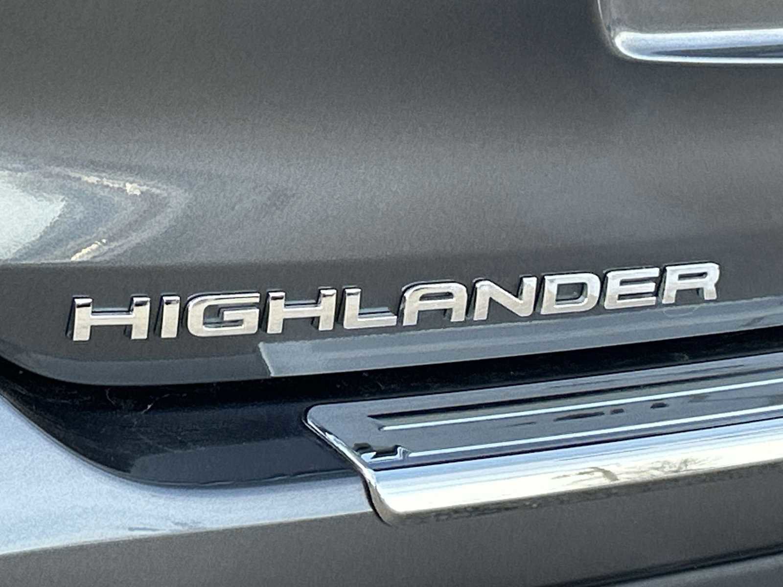 Used 2023 Toyota Highlander LE image 13