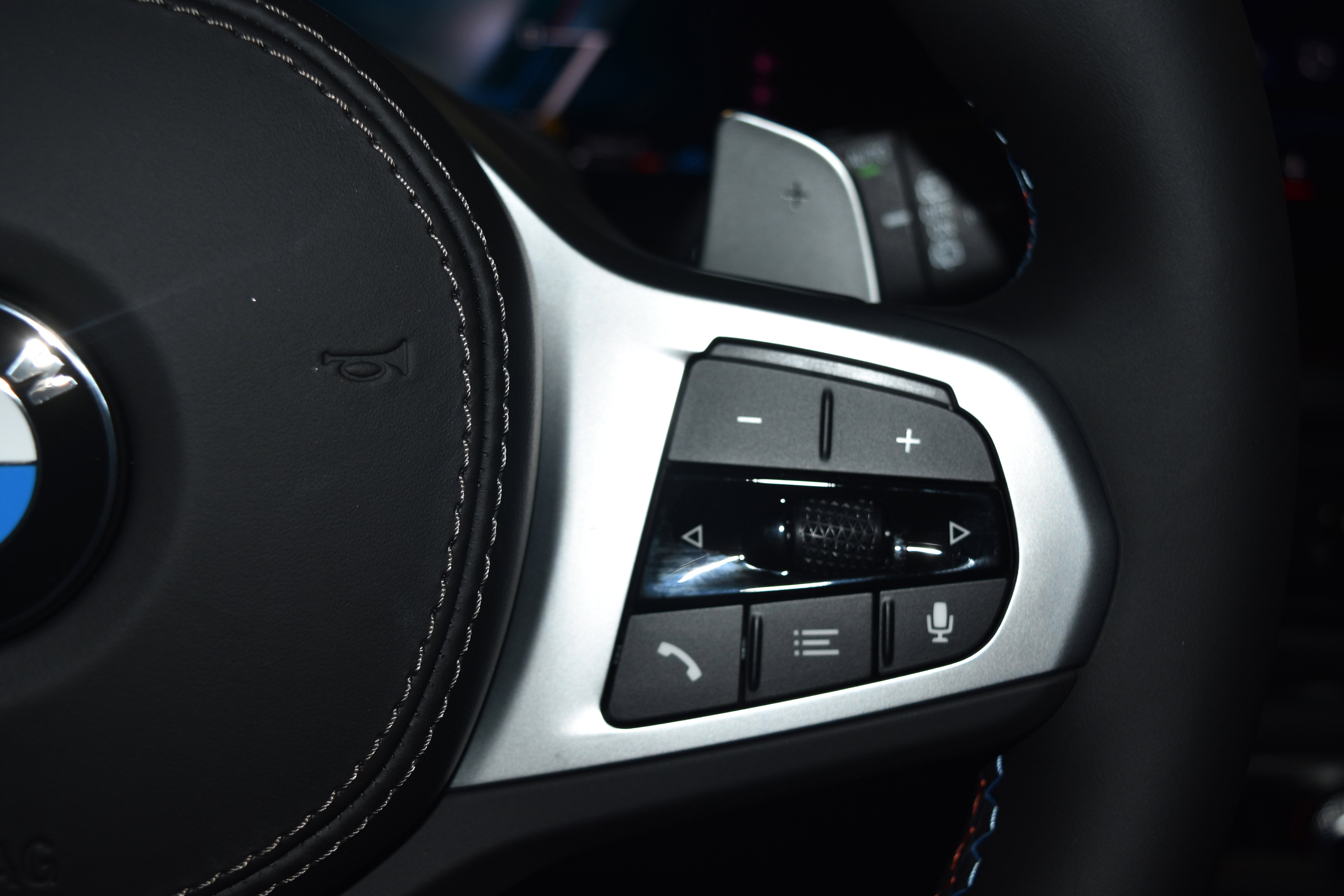 New 2026 BMW X7 M60i image 9