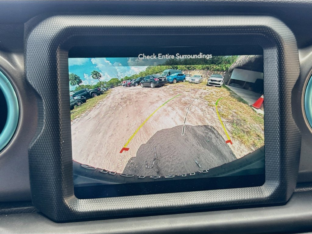 Certified 2023 Jeep Wrangler Unlimited w/ Sun & Screen Package AWD/4WD image 15