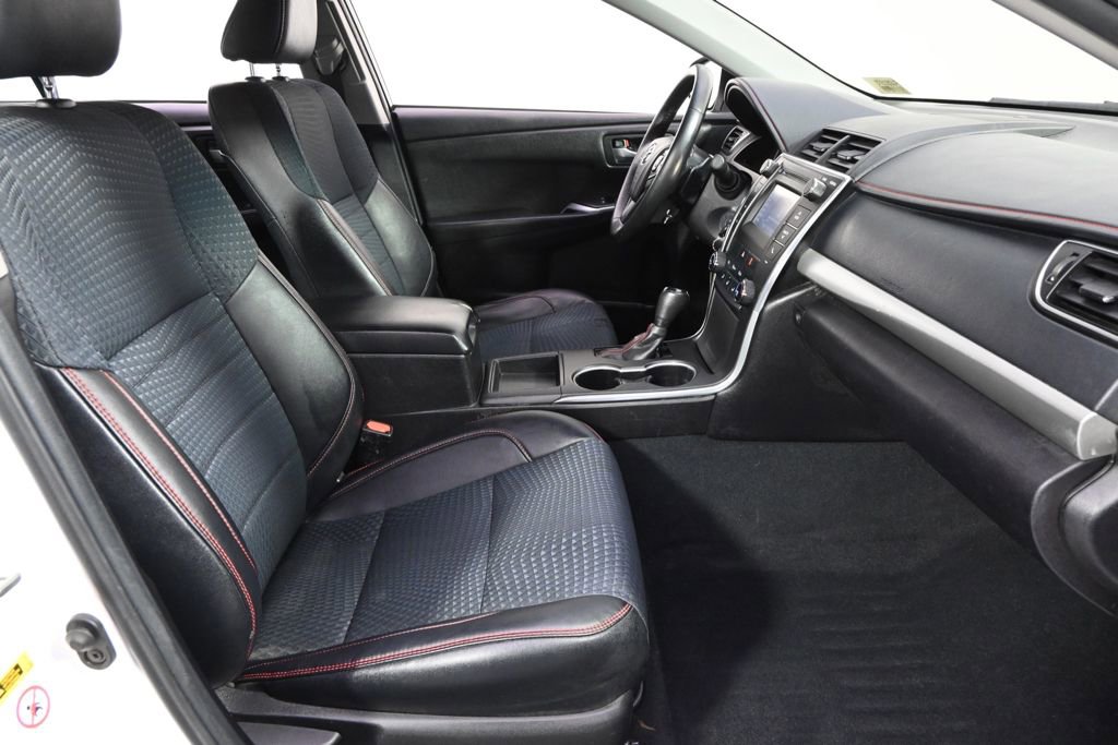 Used 2015 Toyota Camry SE FWD image 15
